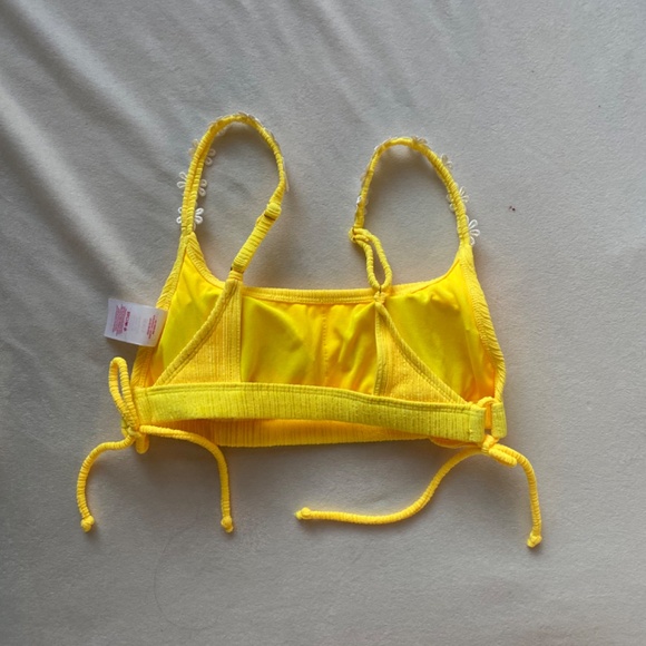 Yellow and white daisy bikini top - Picture 6 of 6